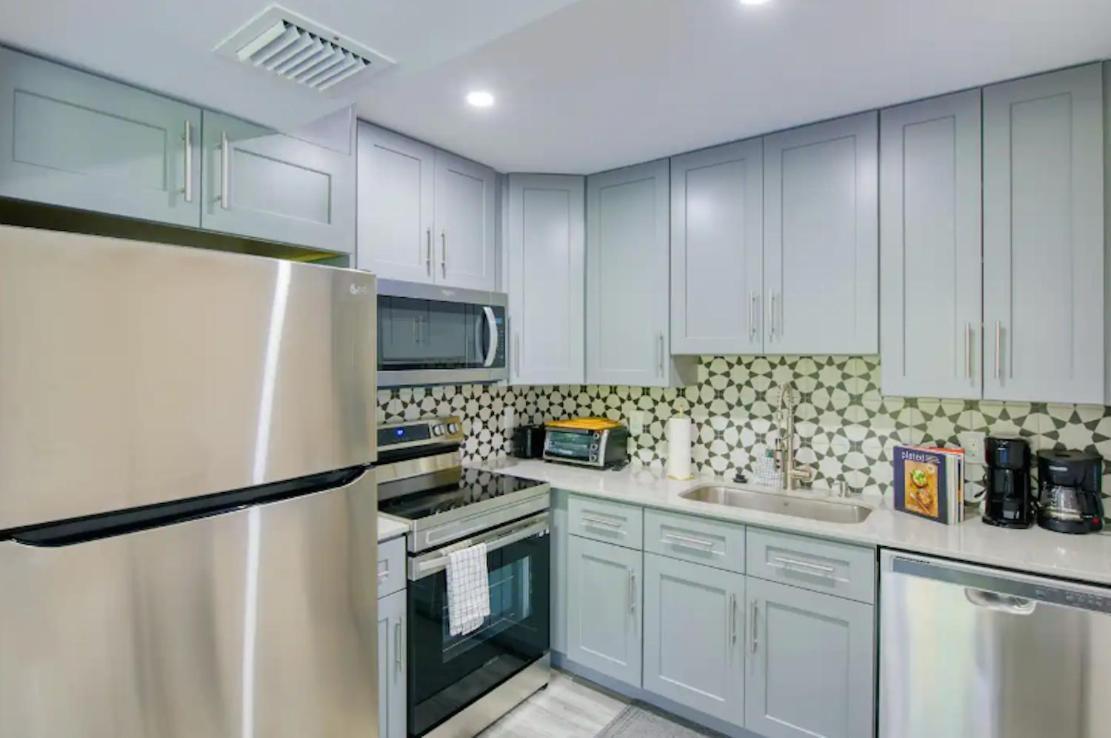 Dog Friendly Condo With Beach Access, Hot Tub, Firepit 웨스트 팜 비치 외부 사진